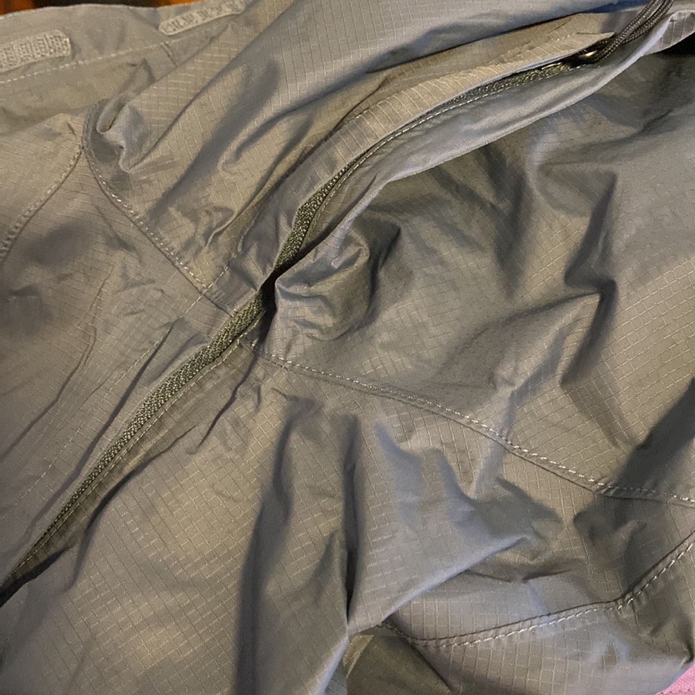 North Face Rain Jacket Size S - Picture 9 of 10